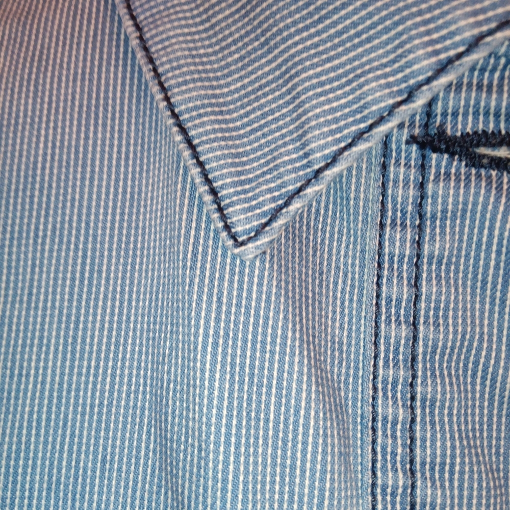 CAbi jean jacket look - Picture 4 of 5